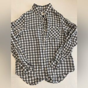 Universal Thread White and Black Plaid button up shirt - xs
